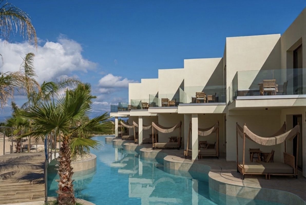 Suite King Size with Jacuzzi and Pool — Perla del Mare Resort, Zakynthos (15)
